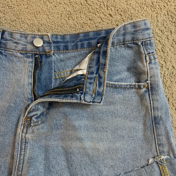 LIGHT WASHED HIGH WAISTED ZAFUL SHORTS - Picture 3 of 5